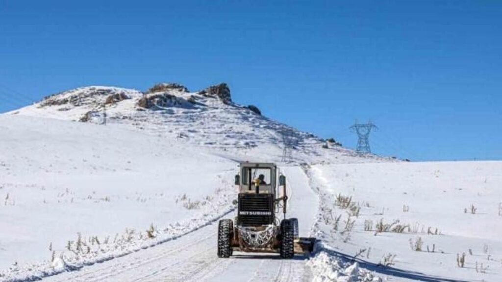 493 yerlesim yerinin yolu ulasima kapandi OravafnG