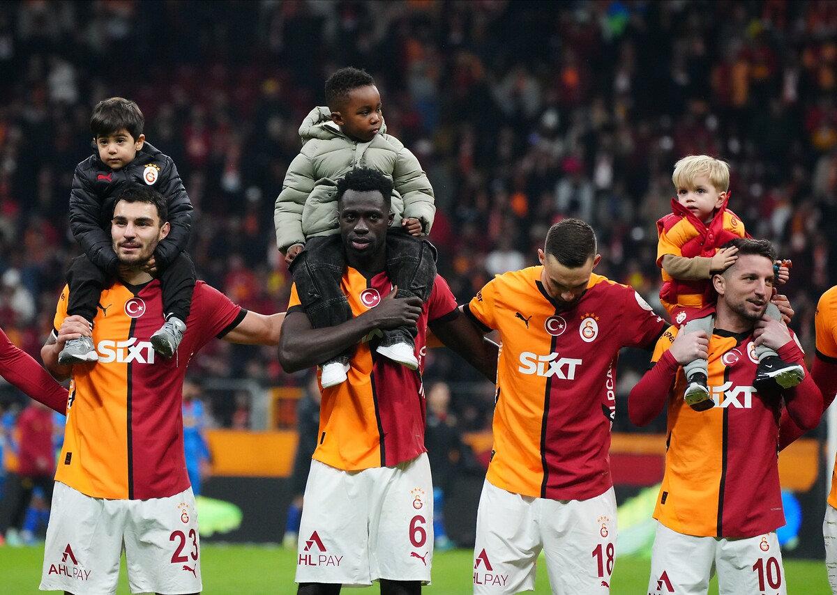 galatasaray basaksehir muhtemel 11ler 0 R5dKYJJW