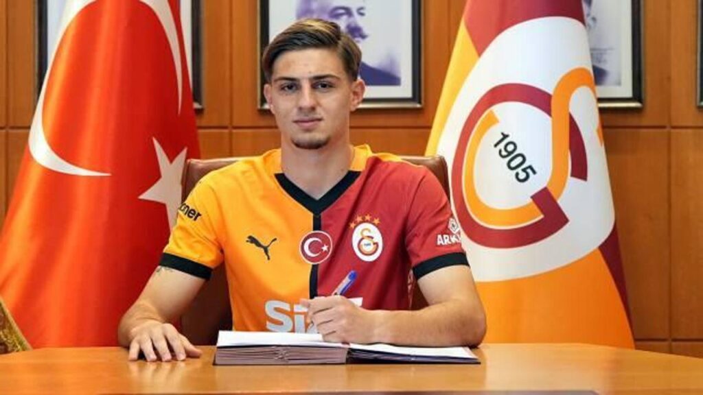 galatasarayda 2 futbolcunun sozlesmesi uzatildi sUgxue1A