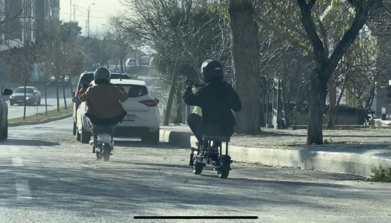 istanbul trafiginde ilginc anlar kimse ne yaptiklarini anlamadi 0 4WO4r9VH