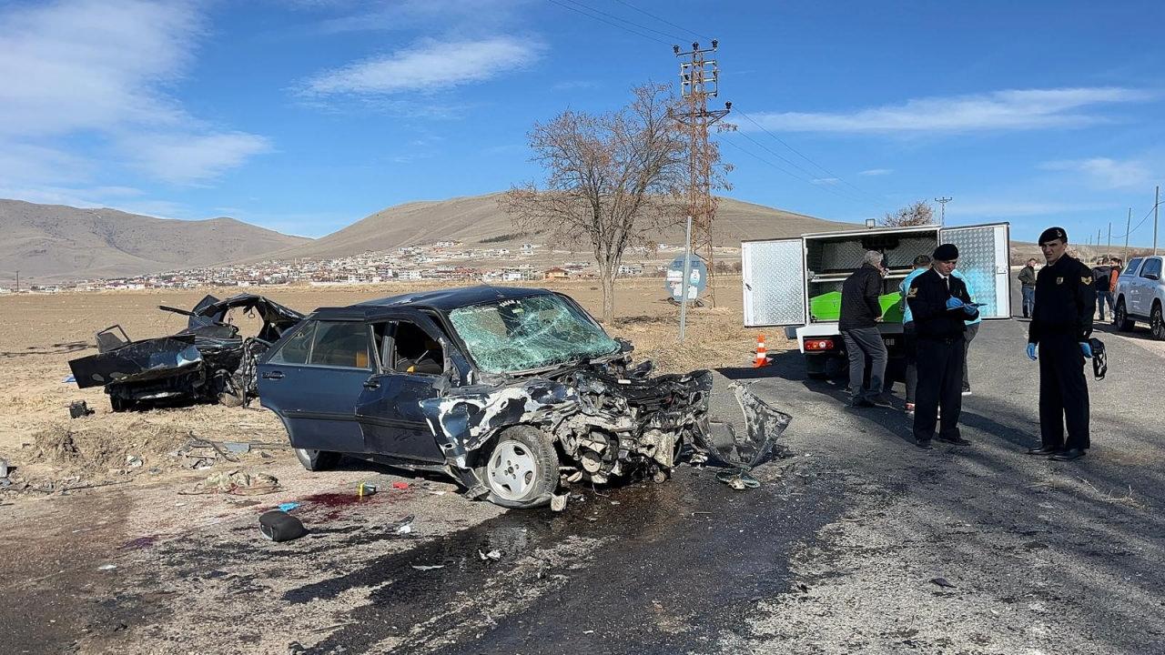 nevsehirde feci kaza otomobildeki baba ve oglu hayatini kaybetti 0 GJTXNdvb