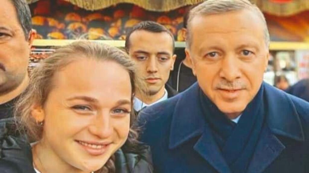 regaip gecesinde musluman oldu erdogan bana bir isaretti rgI8TpSi