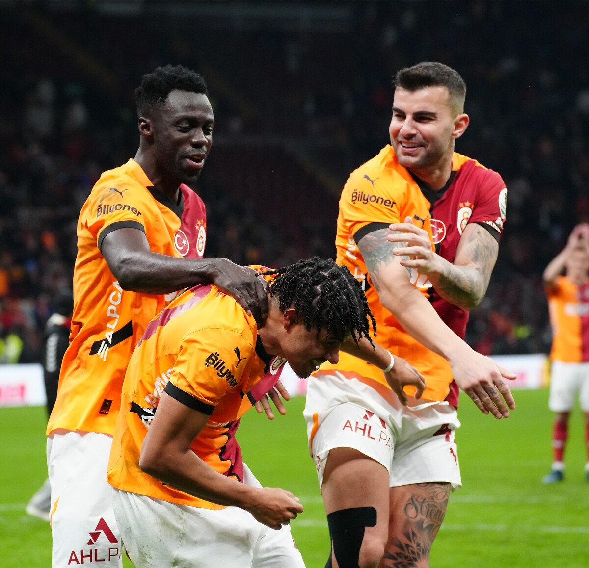 yeni formatta ilk mac galatasarayda kupa maci oncesi savunma sikintisi 2 uCKqHMiI