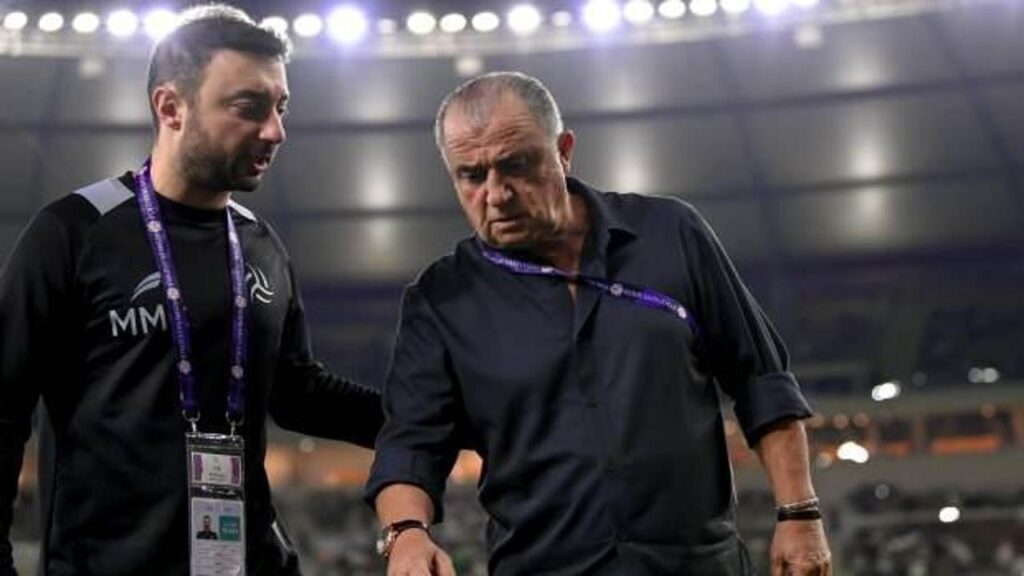 fatih terim ilk lig macinda maglup zMFA5T8Q