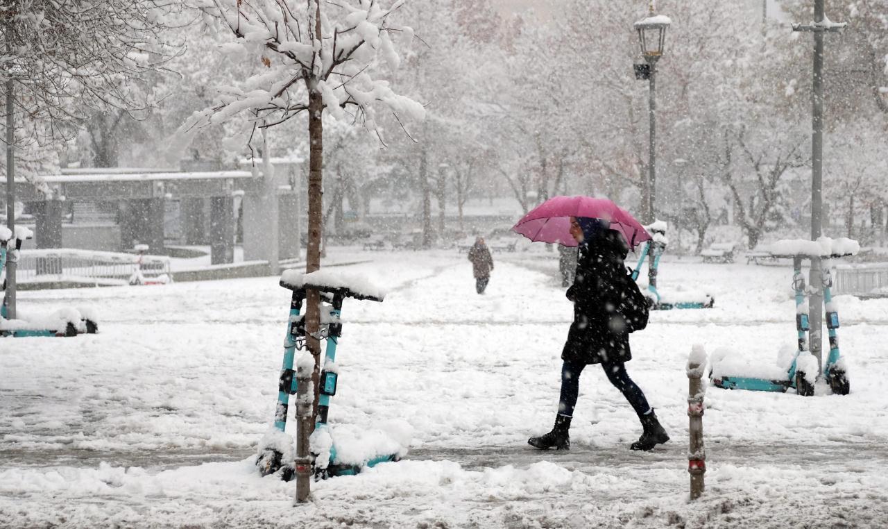 son dakika kar marmaraya giris yapti meteorolojiden istanbul dahil 13 ile sari alarm 0 qB4kQkXm