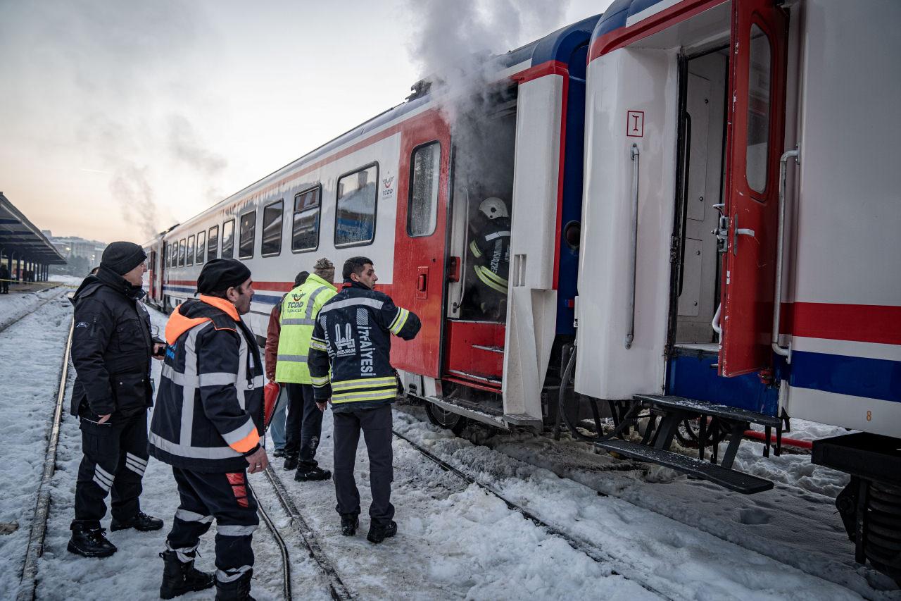 trende yangin panigi dogu ekspresi alev aldi 0 T5CXBT2Z