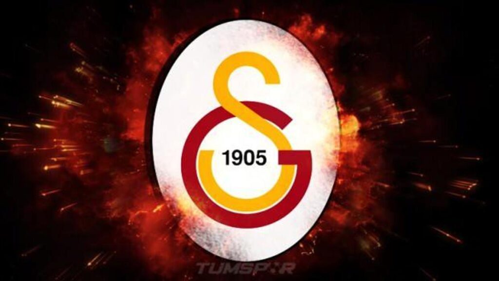 galatasaraydan var ve hakem tepkisi gordugunu calmayan piyonlarina mcCf27By