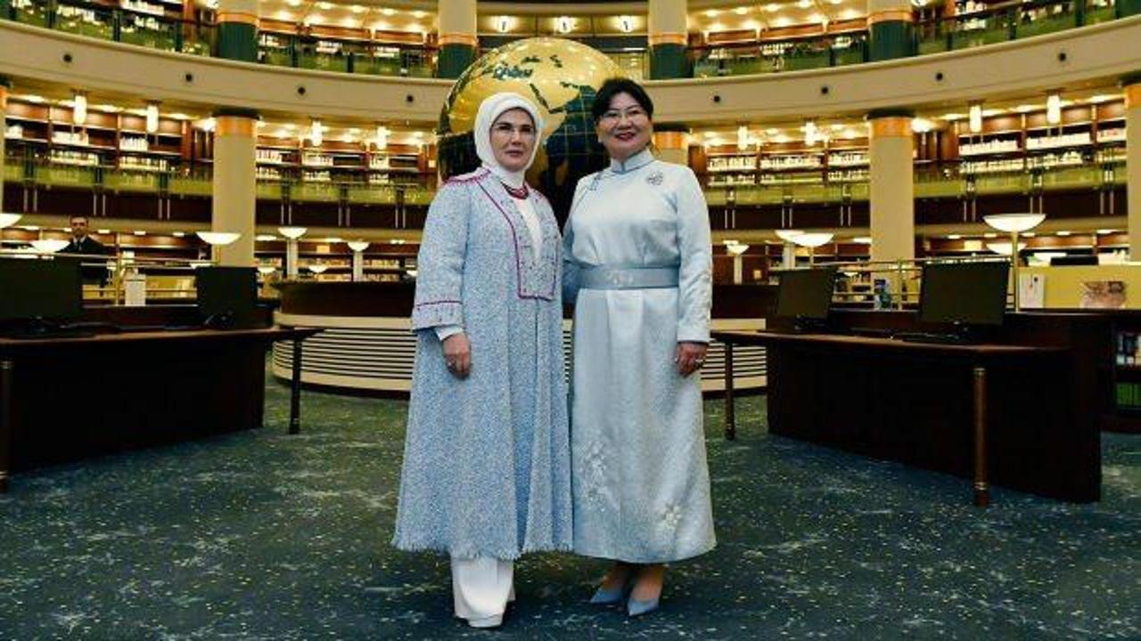 emine erdogan mogolistan cumhurbaskaninin esi ile bir araya geldi URZPJkcL
