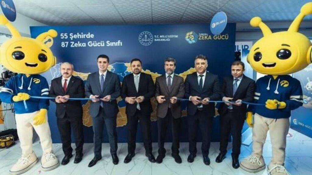 turkcell zek gucu projesinin yeni sinifi elbistanda acildi VEwdxw3j